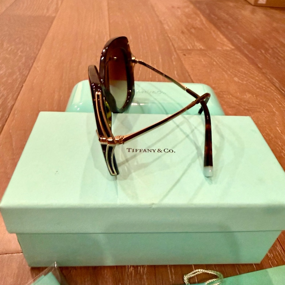Tiffany & Co. Women's Tortoiseshell Sunglasses with Gradient Brown gold accents - Picture 3 of 16